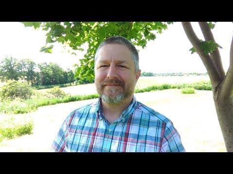How to Improve Your English Listening and Conversation Skills thumbnail