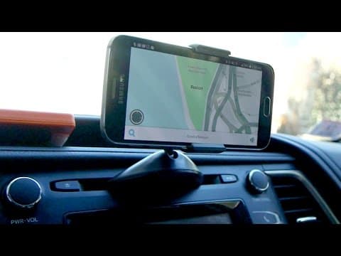 How to Mount Your Phone in a Car's CD Player thumbnail