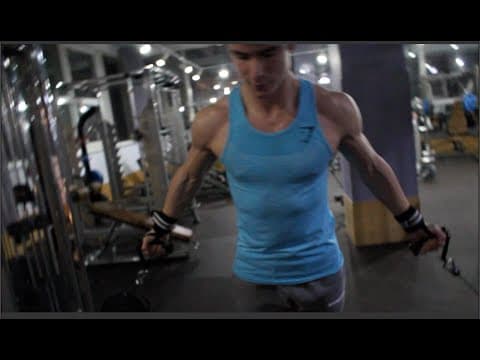 How Does a Teen Bodybuilder Train and Vlog? thumbnail