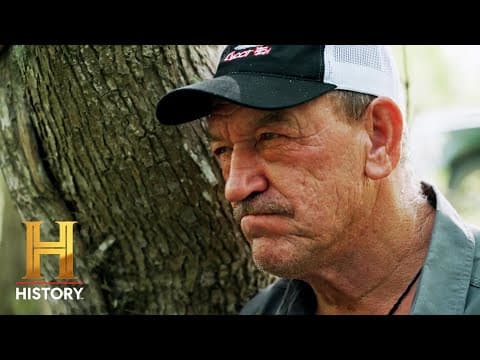 Swamp Mysteries: Dangerous Voodoo Hog is Super Evasive (Season 2) | History thumbnail