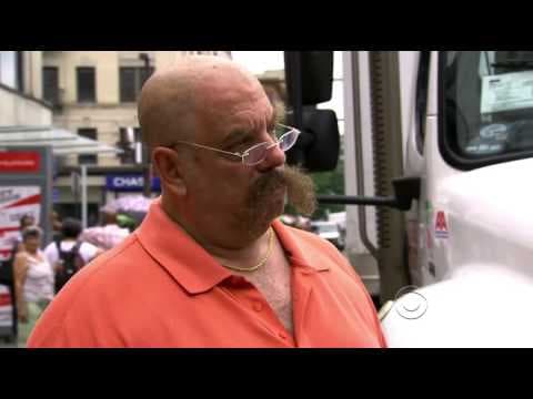 Undercover Boss - Modell's Sporting Goods S4 EP1 (U.S. TV Series) thumbnail