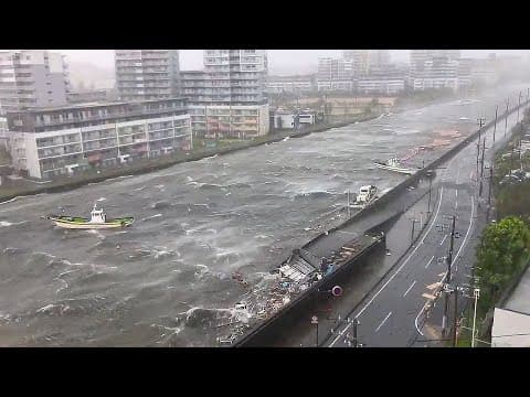 10 Shocking Natural Disasters Caught On Camera thumbnail