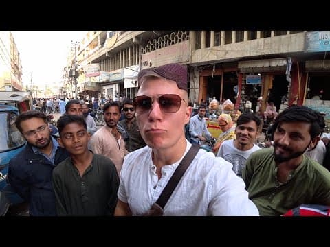Foreigner in Pakistans Biggest Market! 🇵🇰 thumbnail