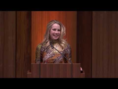 Laurene Powell Jobs, MBA '91, Accepts the 2019 Ernest C. Arbuckle Award thumbnail
