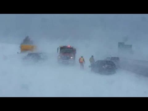 Chaos in New York Today! Lake Effect Snow Causing Shutdown School, Roads in Erie thumbnail