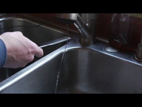 How a liquid lens works (electrowetting) thumbnail