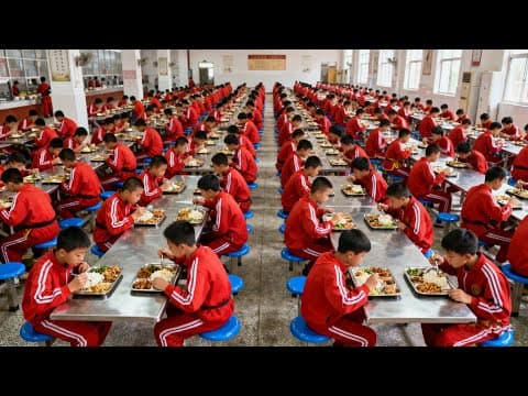 你從未見過場面！中國600名武術學生一天的日常，每天訓練6小時，令人驚嘆的飯量！ thumbnail