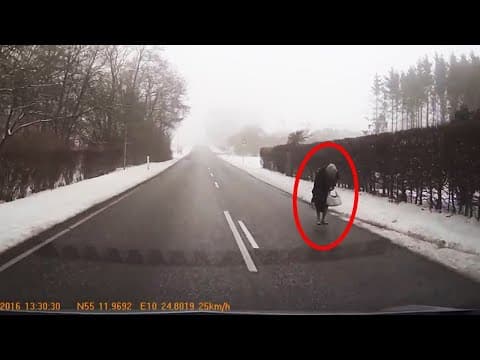 15 Scary Videos Caught on Dashcam thumbnail