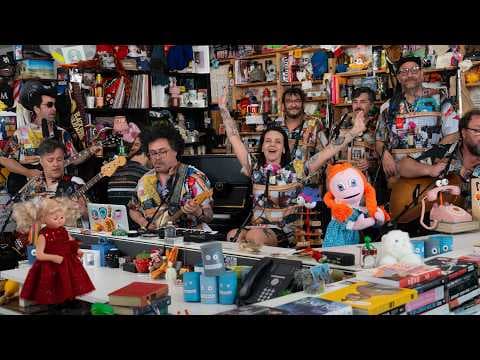 31 Minutos: Tiny Desk Concert thumbnail