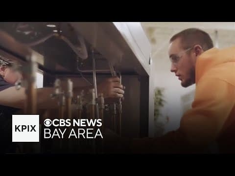 California’s white-collar jobs shrinking as blue-collar jobs see growth, data shows thumbnail