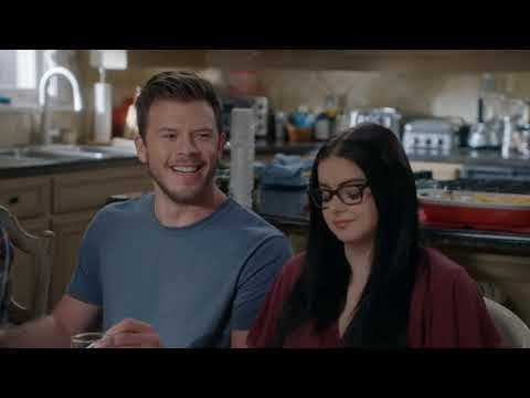 Modern Family : Haley and Alex's Boyfriends | STS thumbnail