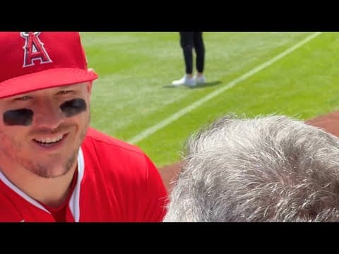 Mike Trout crushing it at Yankee Stadium thumbnail