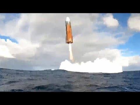 Wow! SpaceX Starship re-enters Earth's atmosphere during flight 10, splashes down & explodes thumbnail