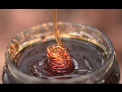 What Is the Liquid Rope Coil Effect in Honey? thumbnail