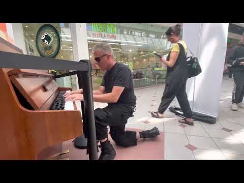 Security Cancels Piano…Dude Plays It Anyway thumbnail