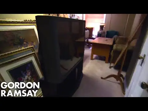 Gordon is Completely Appalled by Hoarder Hotel | Hotel Hell thumbnail