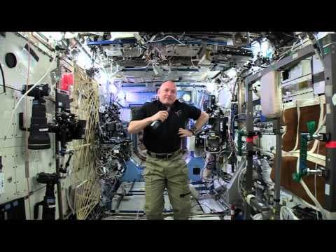 Station Commander Spends Time with Students at the Museum thumbnail